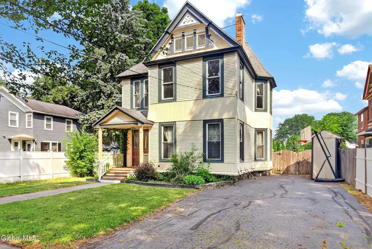 18 Grove Street, Baldwinsville, NY 13027 - #1