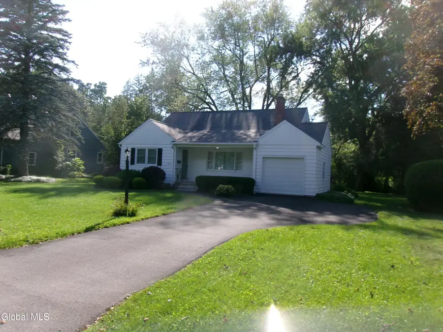 2023 Fairlawn Parkway, Niskayuna, NY 12309 - #2