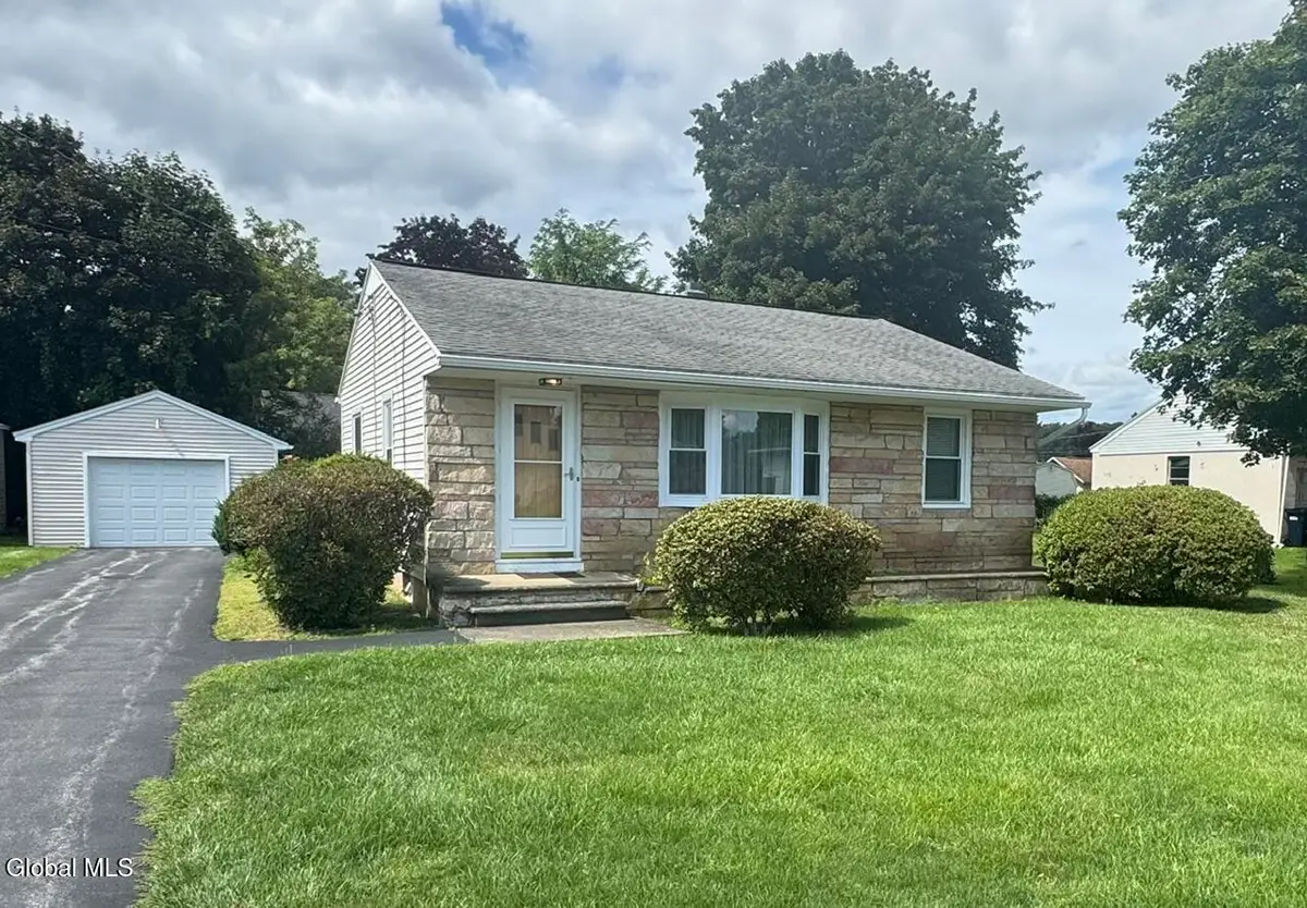 25 Pawling Avenue, Halfmoon, NY 12118 - #1