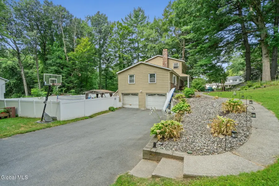 3 Sunrise Terrace, Clifton Park, NY 12065 - #2