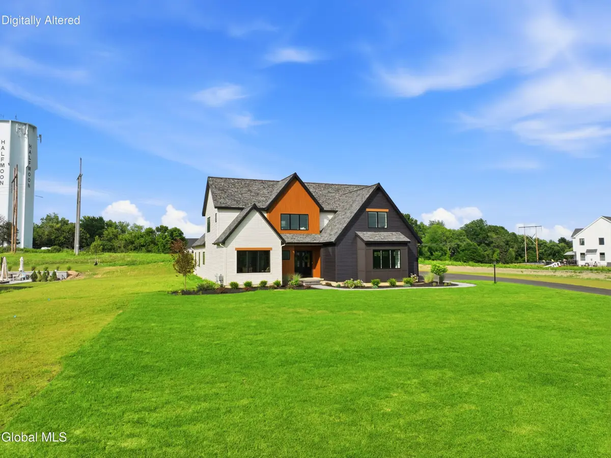 21 Schermerhorn Road, Colonie, NY 12047 - #1