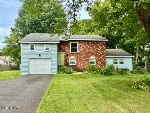 6 Pinestump Road, Colonie, NY 12205
