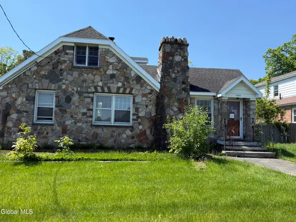 1346 Hillside Avenue, Niskayuna, NY 12309