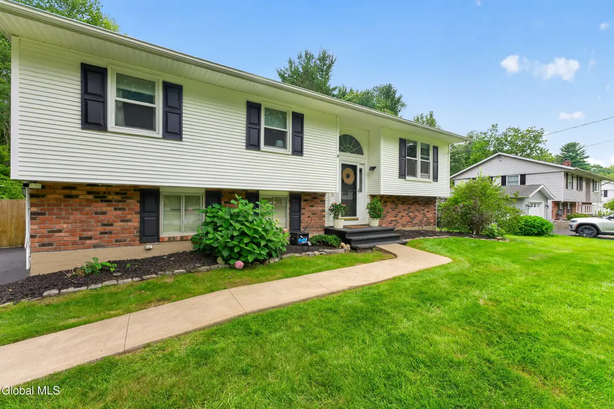 35 Acorn Avenue, Clifton Park, NY 12065 - #1