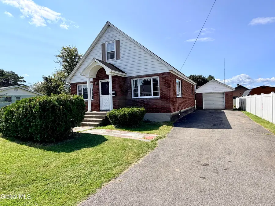 54 Tremont Avenue, Amsterdam, NY 12010 - #3