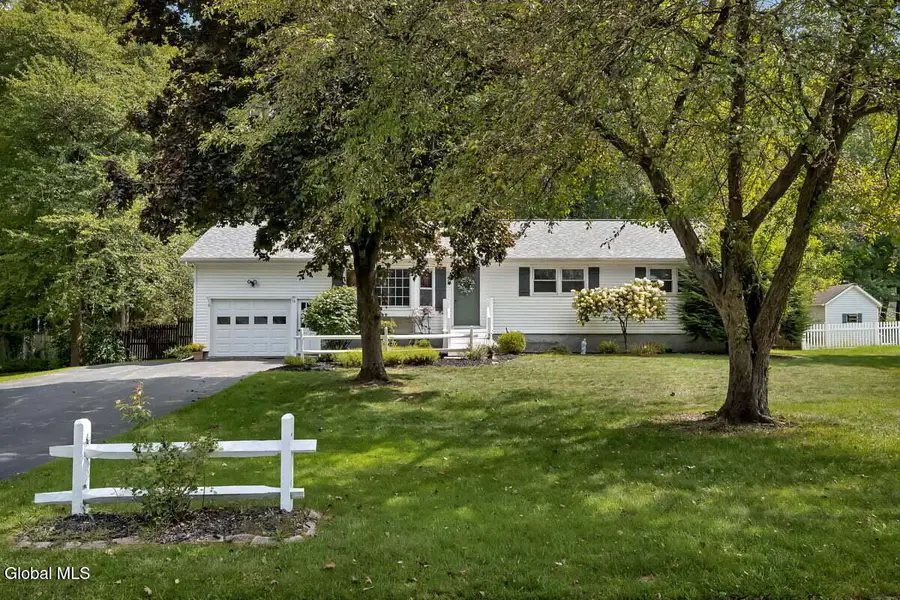 54 Patroon Place, Ballston Lake, NY 12019 - #2