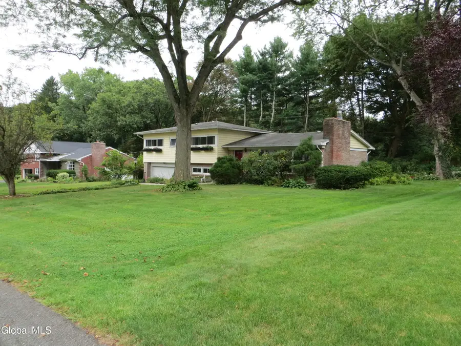 7 Paul Holly Drive, Loudonville, NY 12211 - #2