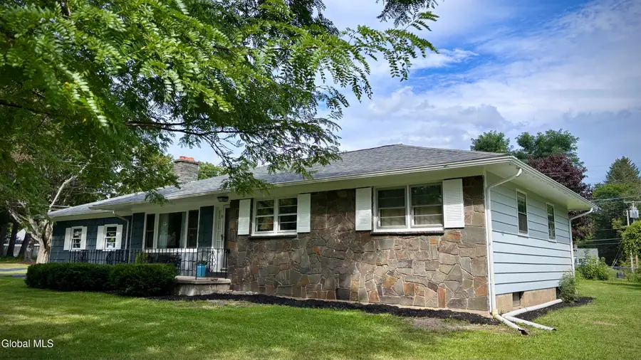 6 Nicholas Avenue, Burnt Hills, NY 12027 - #2