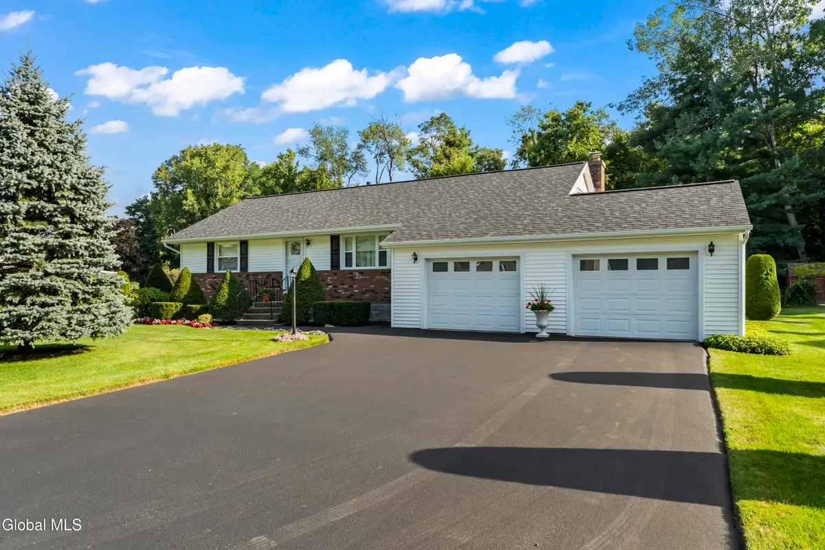 1046 Gates Drive, Schenectady, NY 12306 - #1