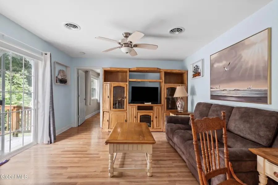 1 Erlynn Place, Colonie, NY 12309 - #3