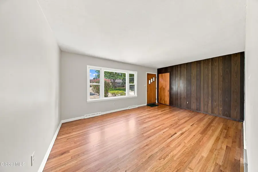 4 Pettibone Drive, Albany, NY 12205 - #3