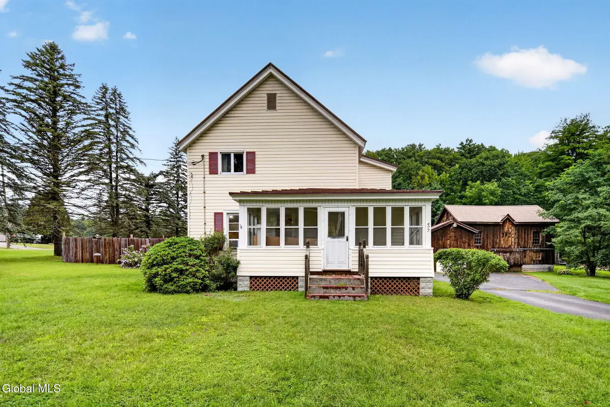 492 W Fulton Street Extension, Gloversville, NY 12078 - #1