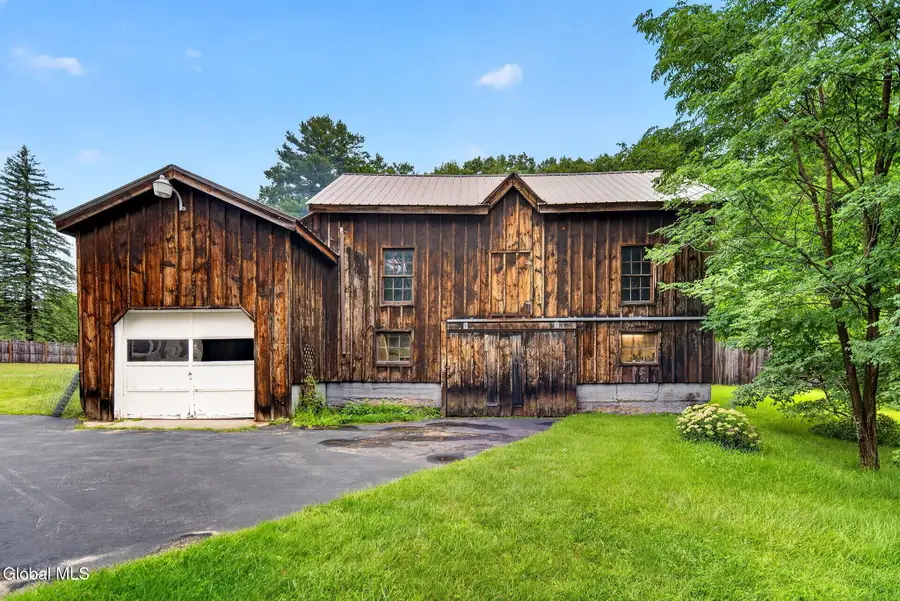 492 W Fulton Street Extension, Gloversville, NY 12078 - #3