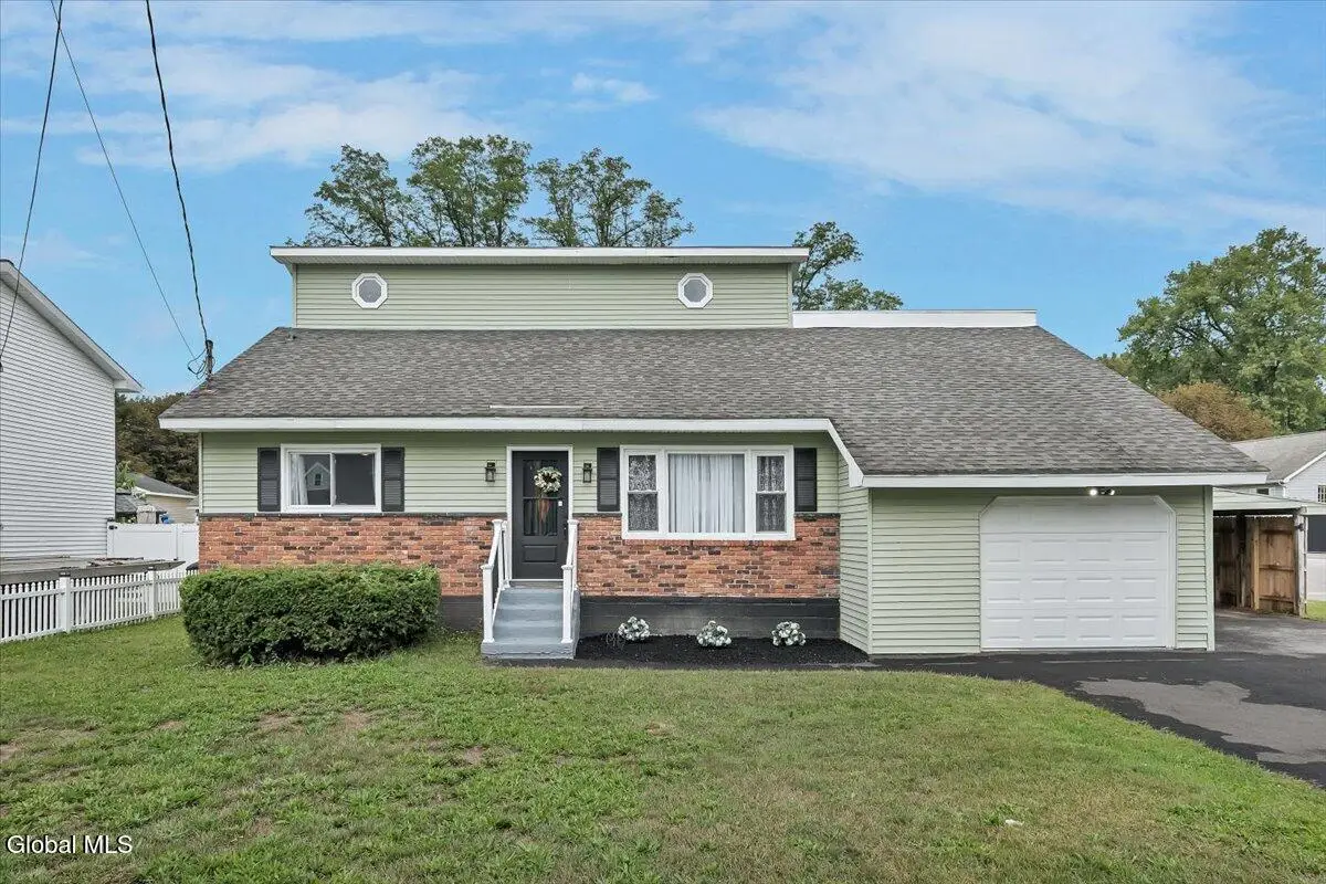 143 Ray Avenue, Schenectady, NY 12304 - #1