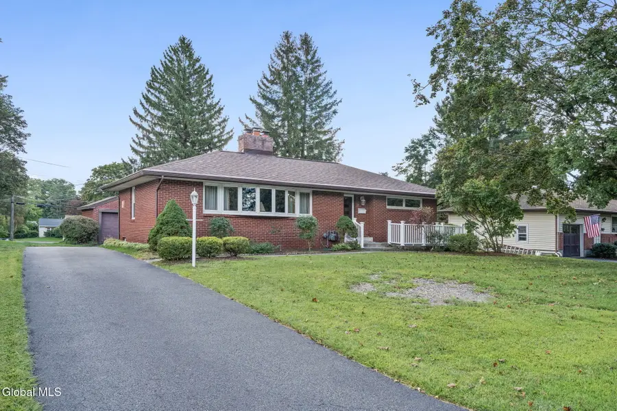 27 W Glenwood Drive, Latham, NY 12110 - #2