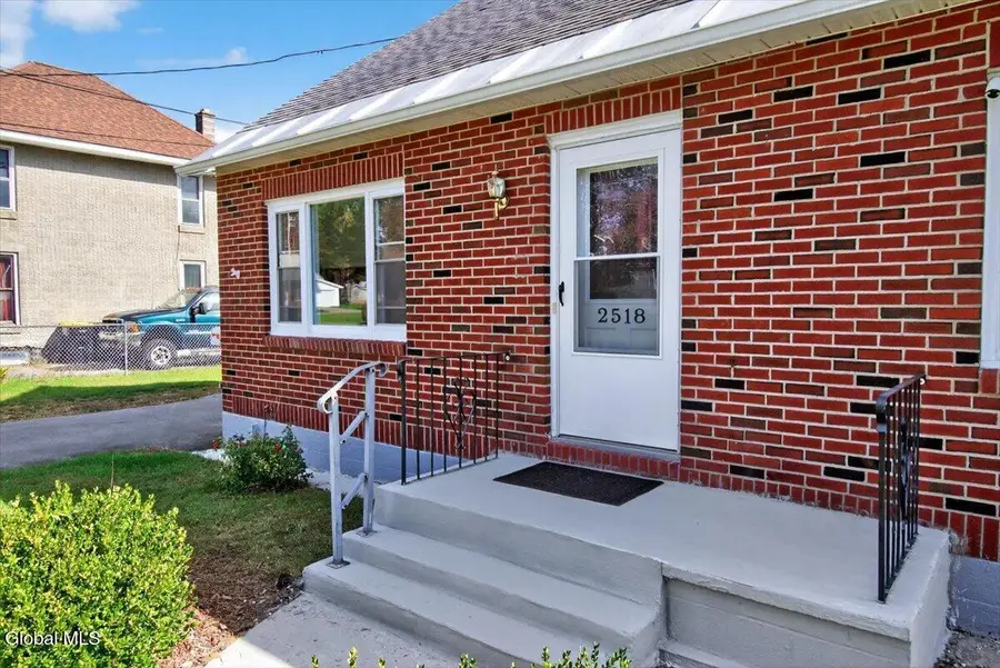 2518 Van Dyke Avenue, Rotterdam, NY 12306 - #2