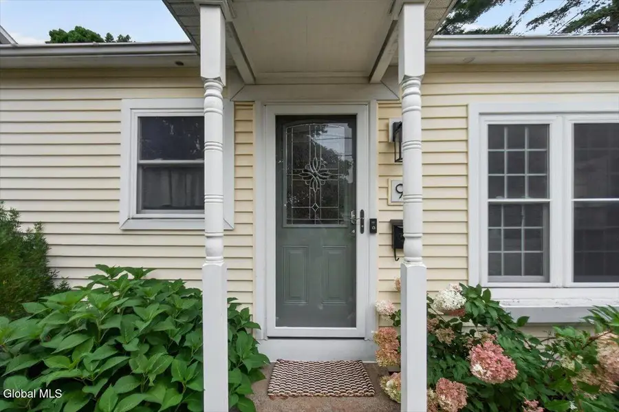 9 Cottonwood Place, Colonie, NY 12205 - #2