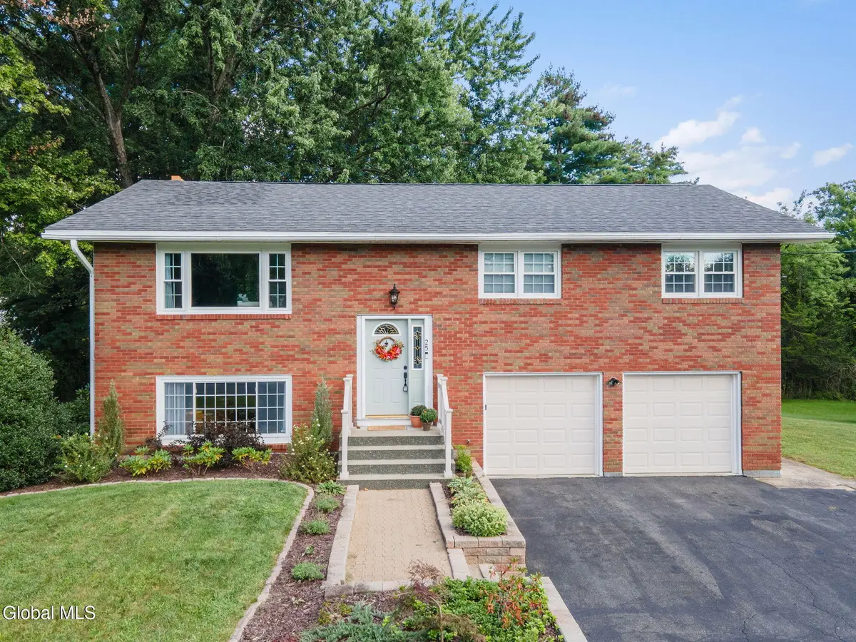 25 Oakwood Boulevard, Clifton Park, NY 12065 - #1