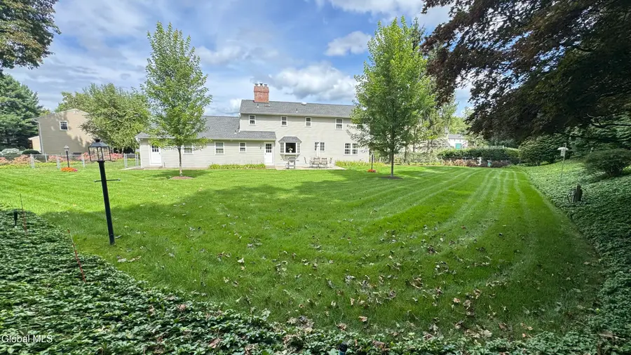 6 Thistledown Court, Loudonville, NY 12211 - #2