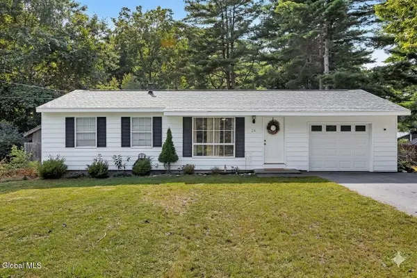 28 Davidson Drive, Wilton, NY 12866