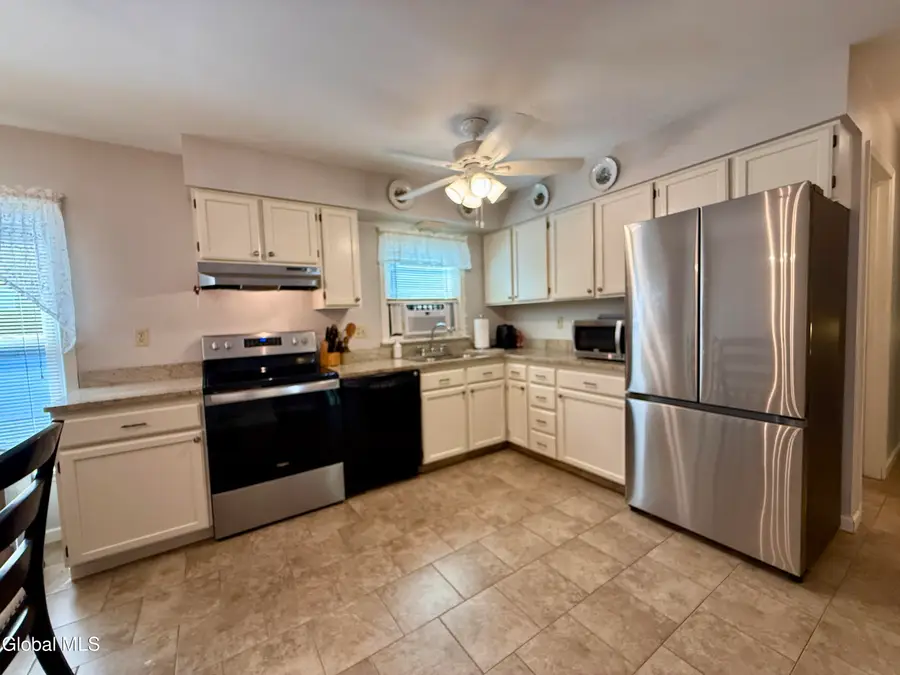11 Goldfinch Road, Queensbury, NY 12804 - #3
