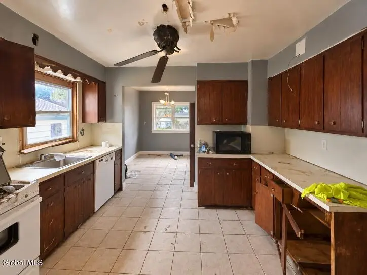 3247 Taylor Street, Rotterdam, NY 12306 - #3