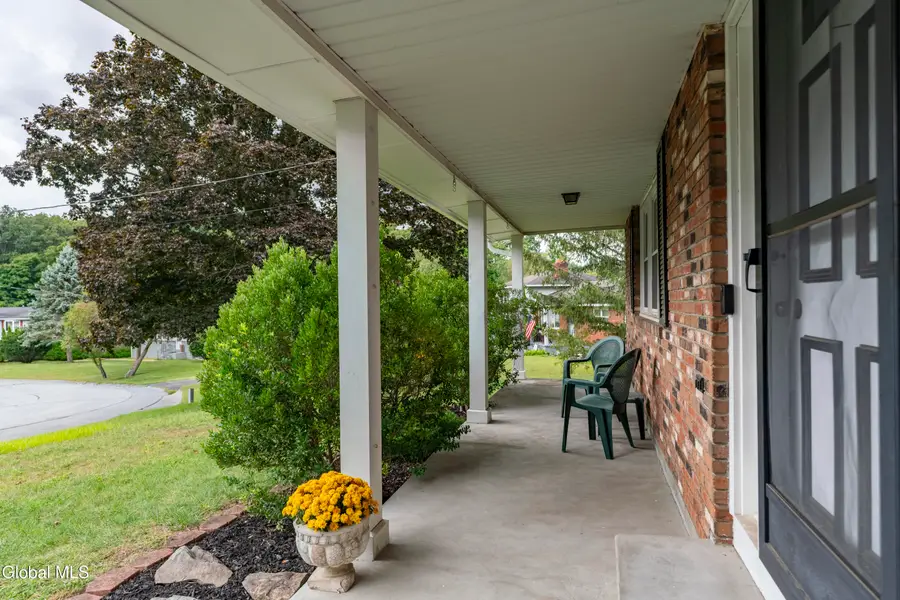 15 West Drive, Malta, NY 12019 - #3