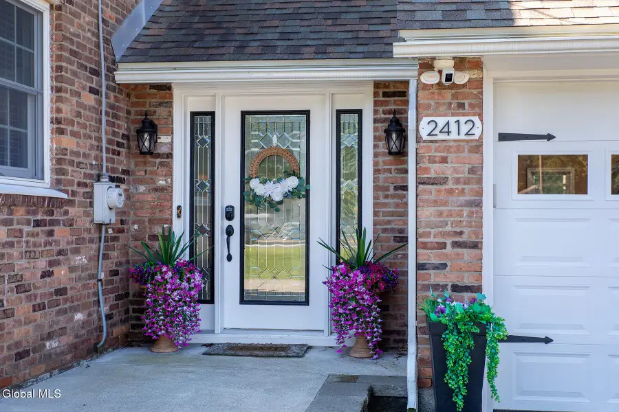 2412 Curry Road, Rotterdam, NY 12303 - #3