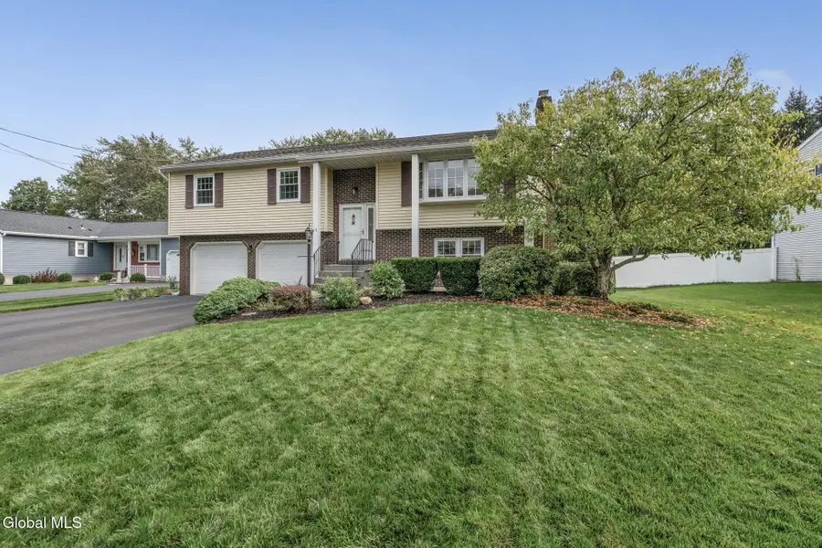 15 Willoughby Drive, Colonie, NY 12205 - #2