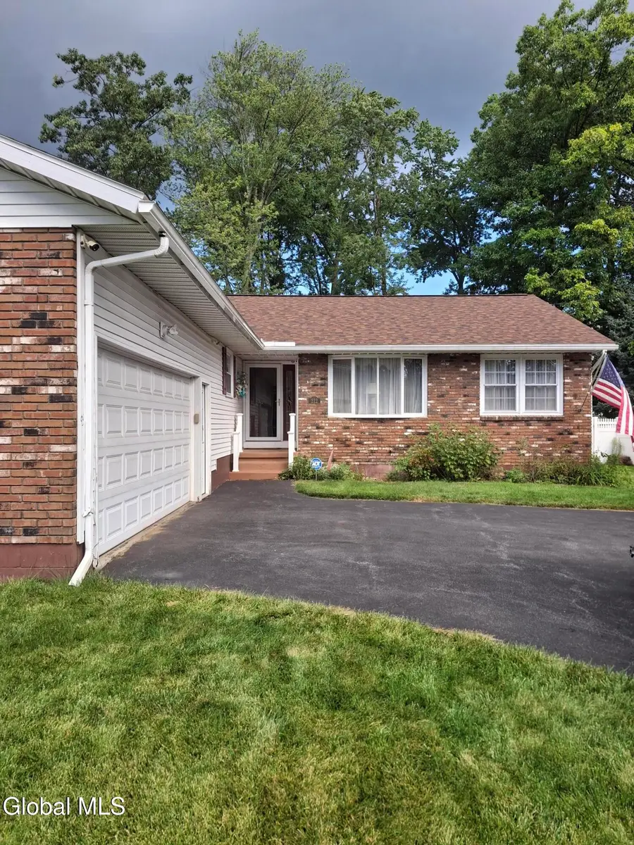 212 Shirlwood Drive, Rotterdam, NY 12306 - #3