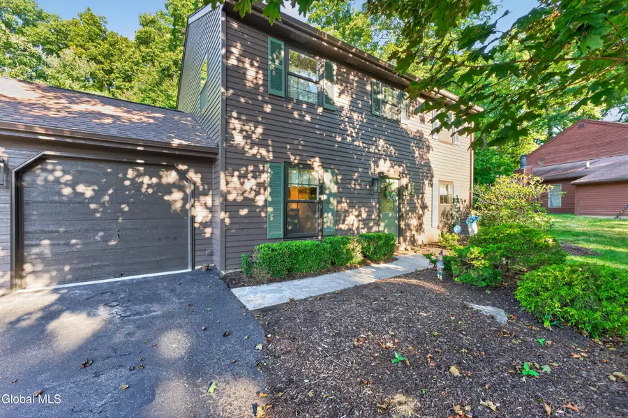312 Ridgewood Circle, Guilderland, NY 12203 - #2