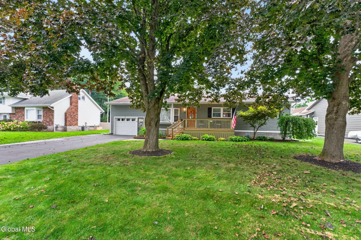 6 Dublin Drive, Ballston Spa, NY 12020 - #1