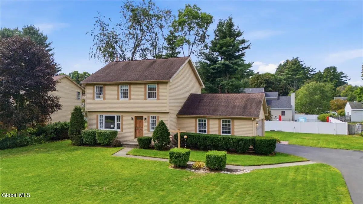 16 Oak Tree Circle, Queensbury, NY 12804 - #1