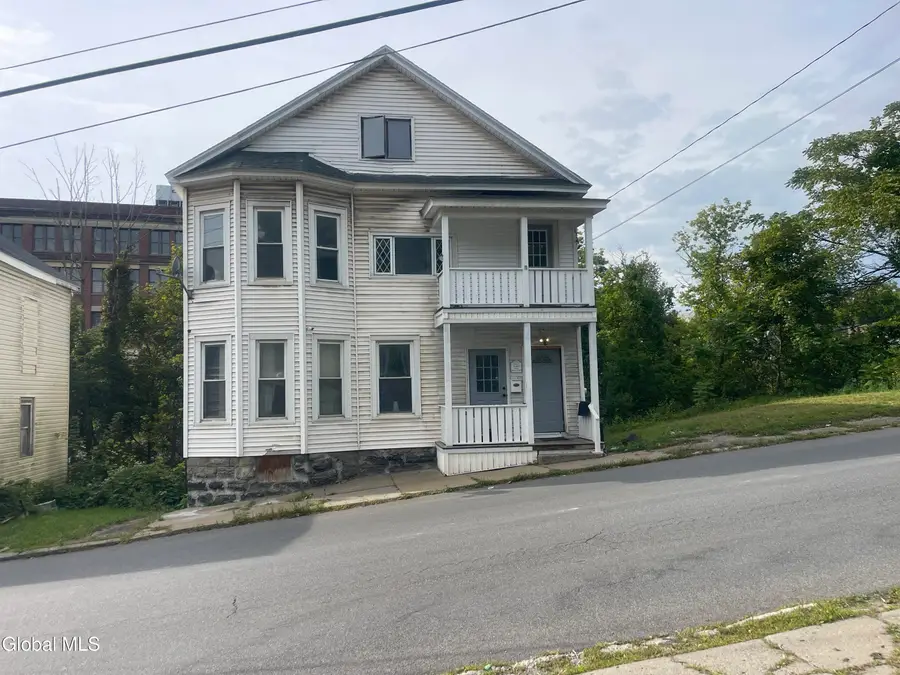 16 Locust Avenue, Amsterdam, NY 12010 - #2