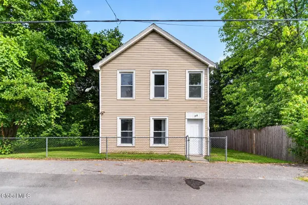 17 Glen Avenue, Watervliet, NY 12189