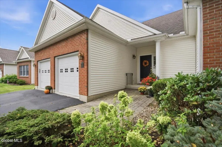 11 Conway Circle, Colonie, NY 12211 - #2