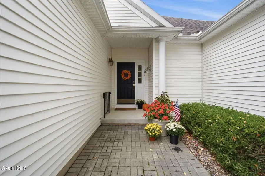 11 Conway Circle, Colonie, NY 12211 - #3