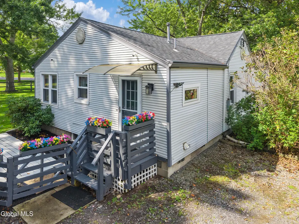 1713 Hillside Avenue, Niskayuna, NY 12309 - #1