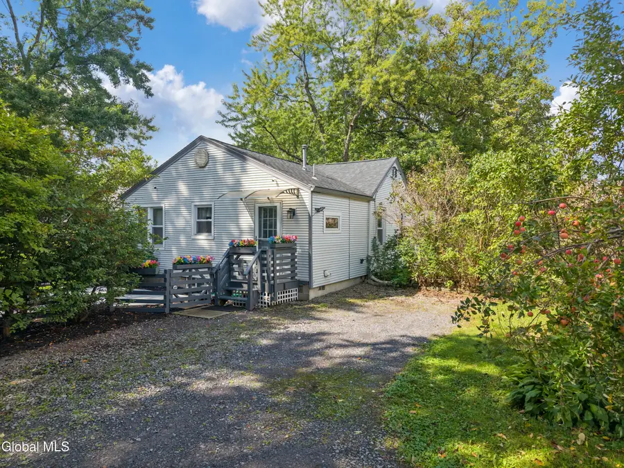 1713 Hillside Avenue, Niskayuna, NY 12309 - #2