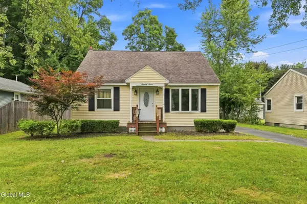 77 Willow Street, Guilderland, NY 12084