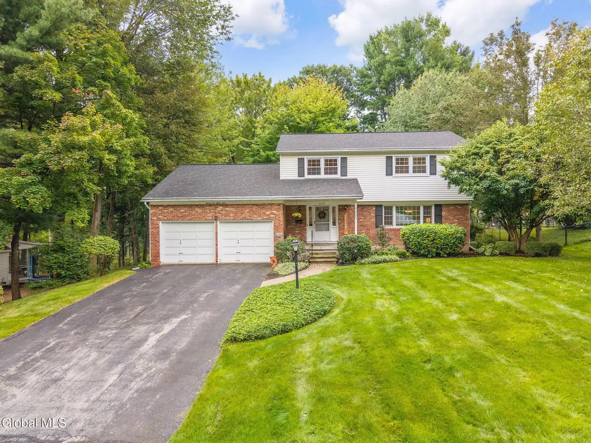 2284 Pinehaven Drive, Niskayuna, NY 12309 - #1