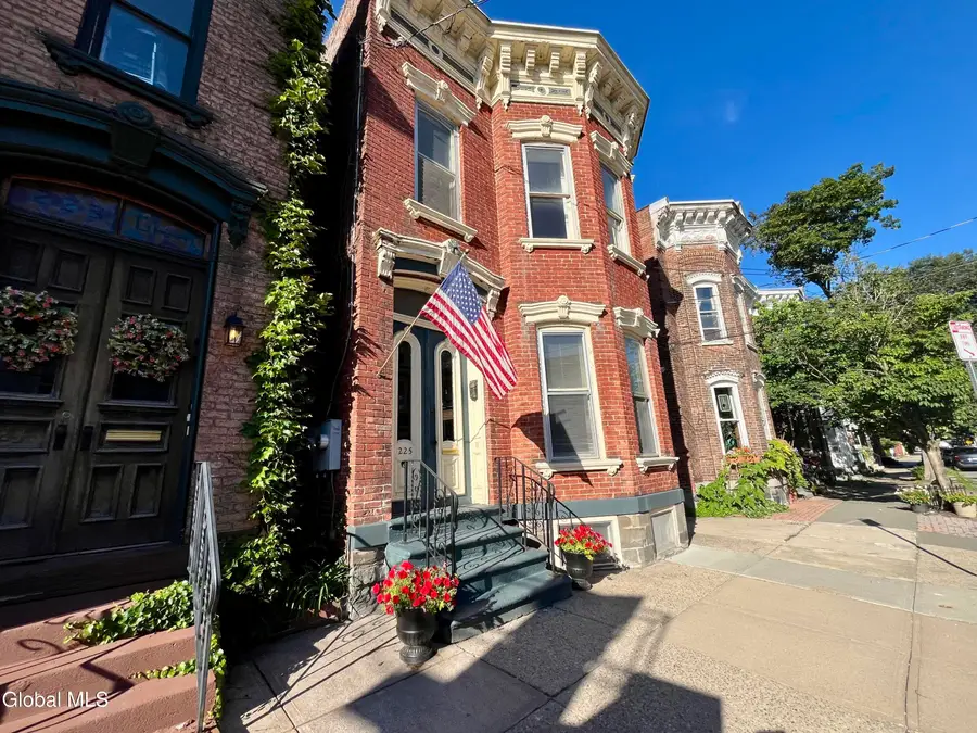 225 Green Street, Schenectady, NY 12305 - #2