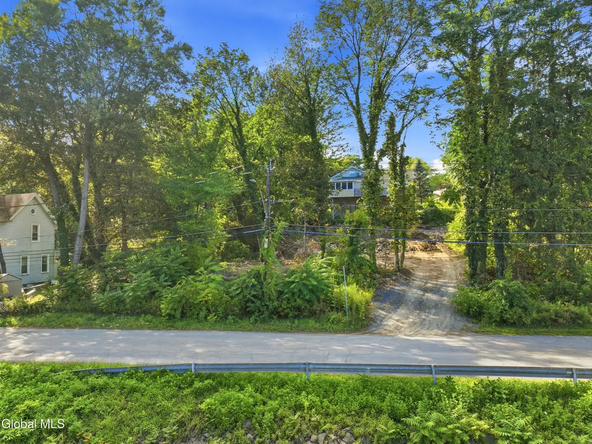 28 Crabapple Lane, Watervliet, NY 12189 - #1