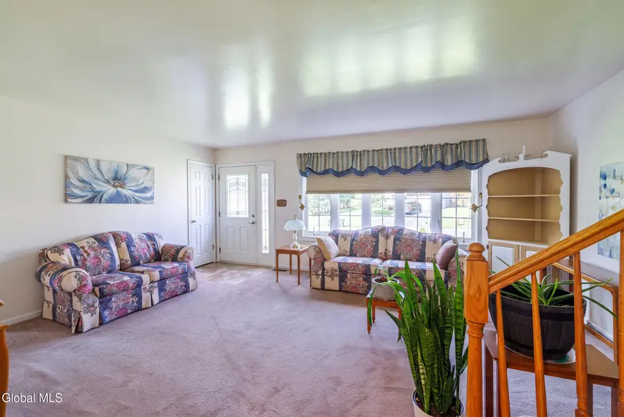 127 Sylvia Lane, Rotterdam, NY 12306 - #3