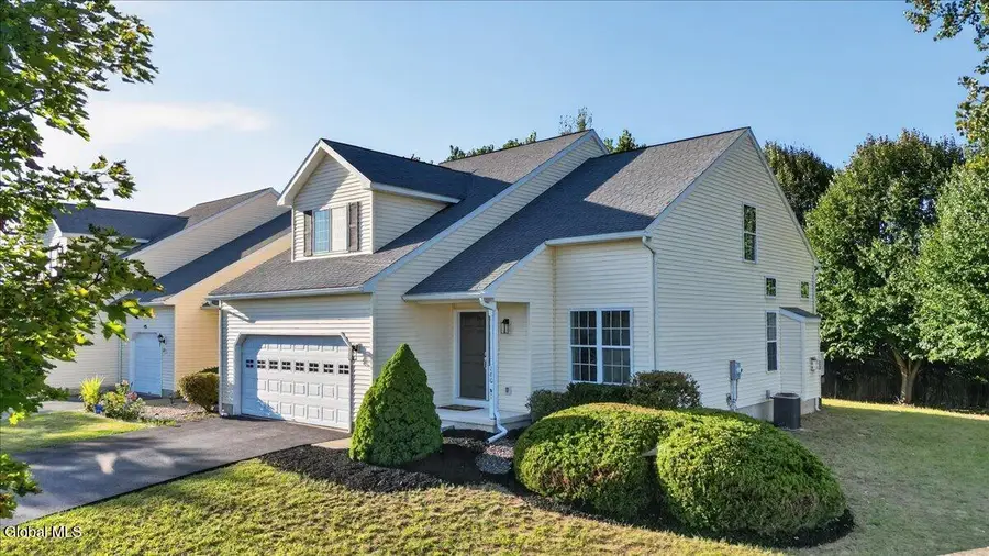 28C Pointe West Drive, Halfmoon, NY 12065 - #2