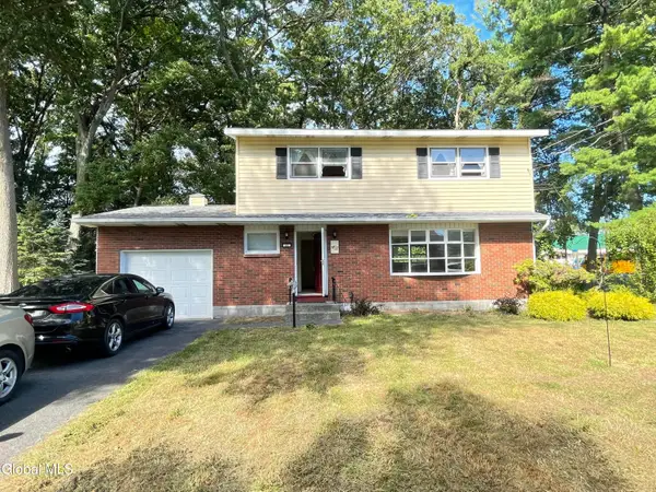 22 Farnam Place, Albany, NY 12205