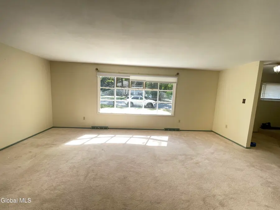 22 Farnam Place, Albany, NY 12205 - #3