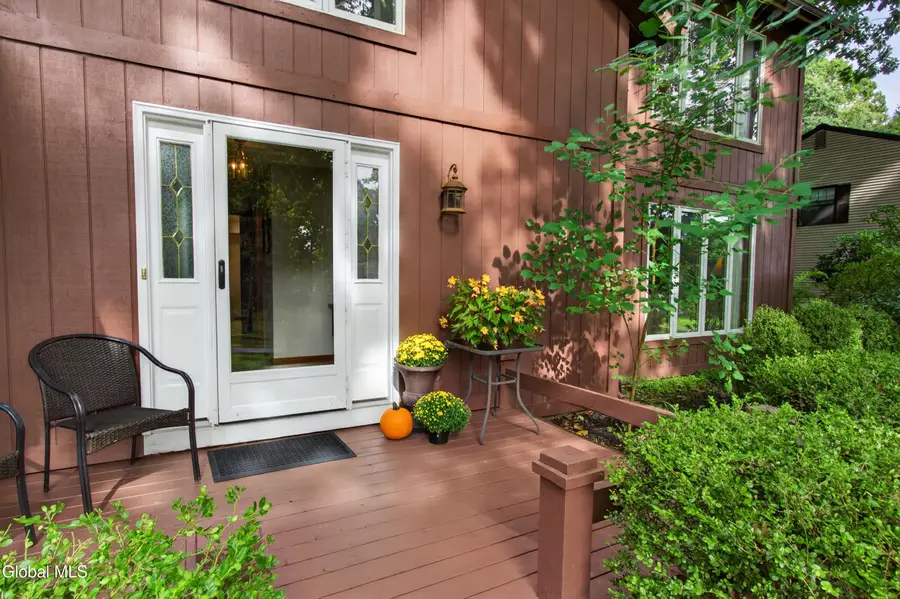 35 Via Maria Drive, Glenville, NY 12302 - #3