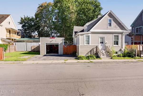 27 Steuben Street, Schenectady, NY 12307