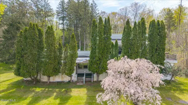 1136 River Road, Bethlehem, NY 12158